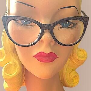 Betsey Johnson +2.00 Reading Glasses Readers Cheetah Cat Eye Gray Black Retro